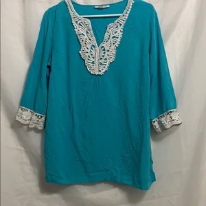 Light blue quarter sleeve shirt